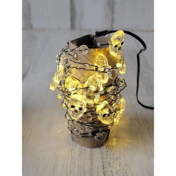Halloween light up skulls string light Cosmo home accessory - Picture 3 of 8